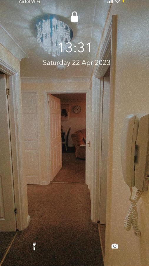 Lovely 2 Bed Flat/Apt In East London- Nice Estate. Dagenham Exterior photo